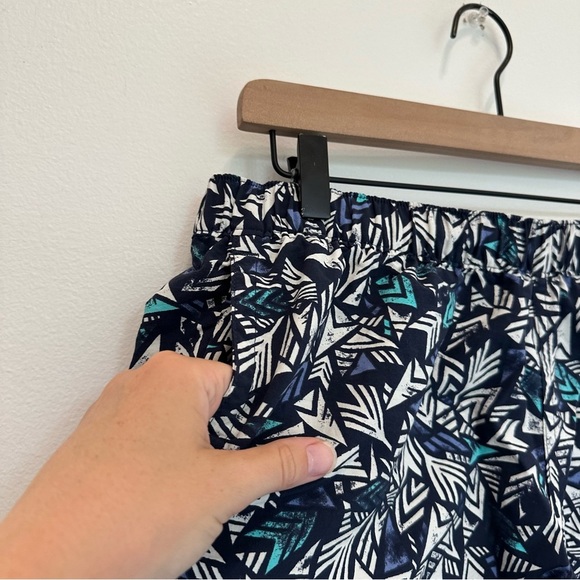 Patagonia W’s Barely Baggies Shorts 2 1/2 Quiver & Quill Navy Blue Pattern Large - Picture 3 of 9